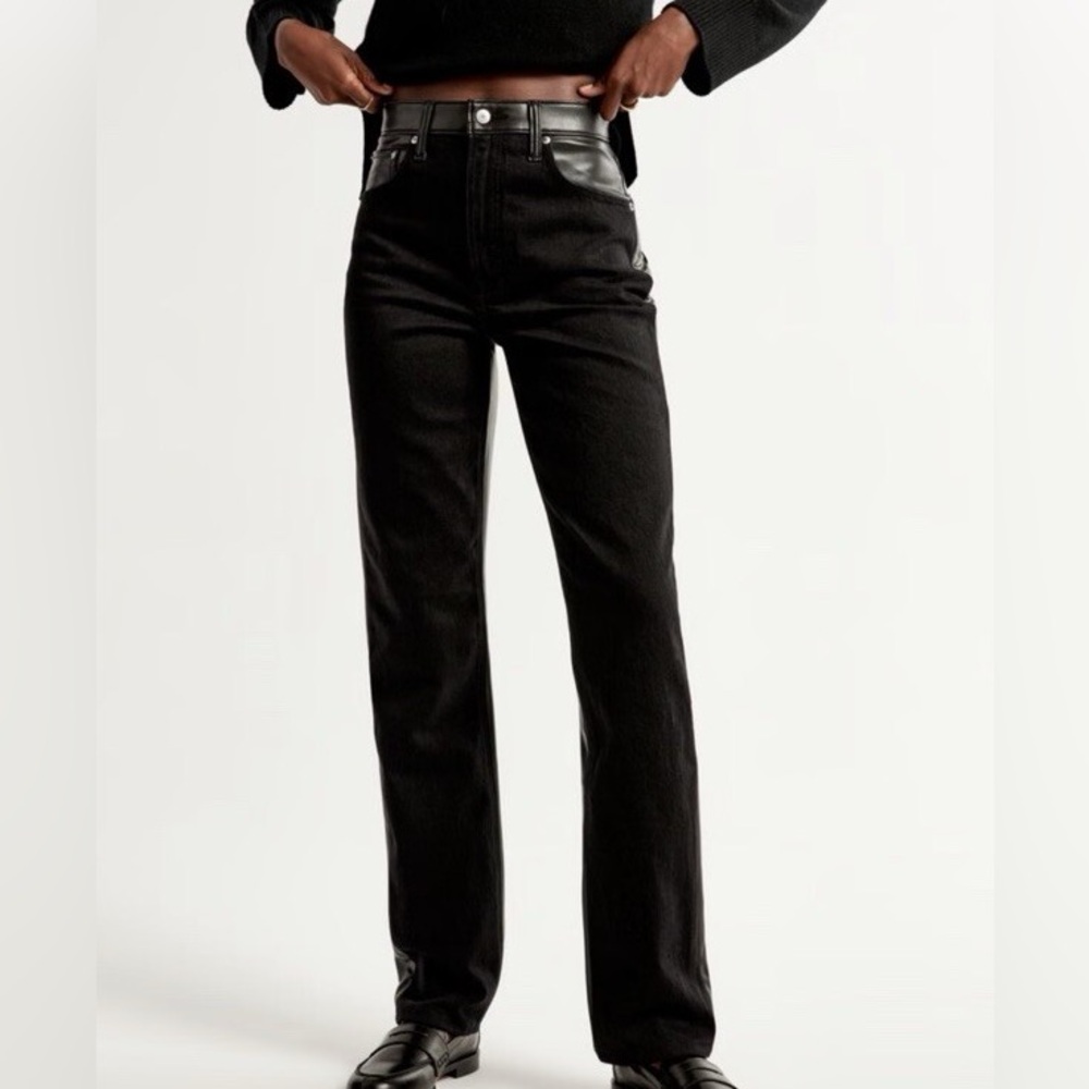 ABERCROMBIE & FITCH  Mixed Fabric Ultra High Rise 90s‎ Straight Jean